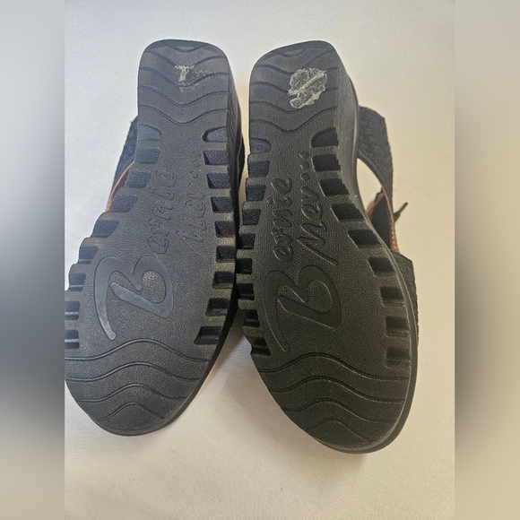 Bernie Mev- Woven Upper Adjustable Lace,Memory Foam Sandals Women's SZ 9 Black - Picture 6 of 7